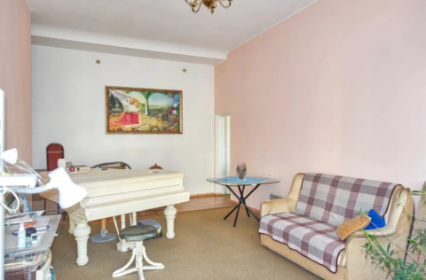 Bedroom in pre-revolutionary apartment | Tarasivska 16, Kyiv