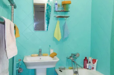 Bathroom in pre-revolutionary apartment | Tarasivska 16, Kyiv