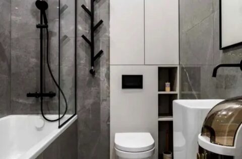 Modern bathroom with high-quality tiles and fixtures in apartment for sale in Kyiv, Bulvarno-Kudriavska Street 17A, Shevchenkivskyi District, new modern building
