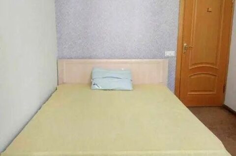 Bedroom in apartment for sale in Kyiv on Malopidvalna St 4 near Maidan Nezalezhnosti