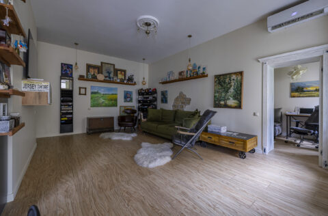 living room apartment for sale in Kyiv Ivana Franka 16/2 Zoloti Vorota district open plan modern interior
