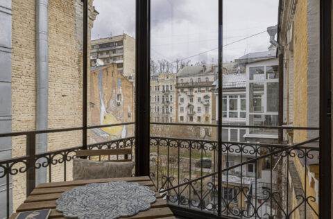 balcony apartment for sale Kyiv Ivana Franka 16/2 top floor view historic centre Kyiv
