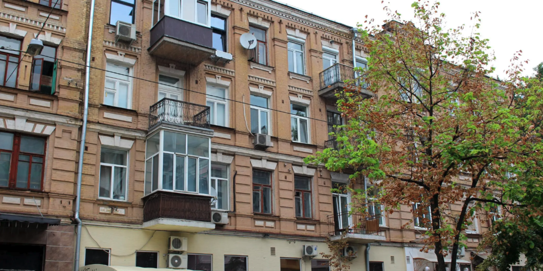 pre-revolutionary building facade apartment for sale in Kyiv, Ivana Franka St, 16/2, historical building Shevchenko district