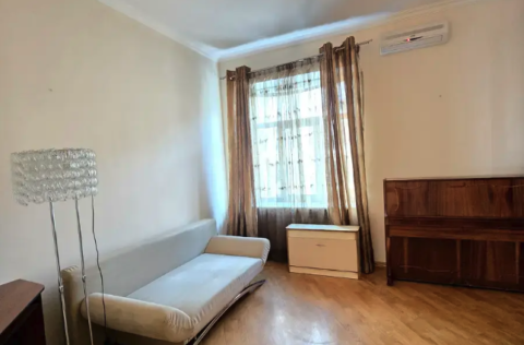 Bright bedroom in apartment for sale in Kyiv, Shevchenko district, Yaroslaviv Val 19, furnished stalinka interior