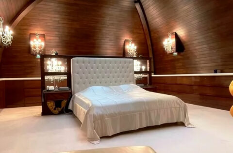 spacious master bedroom in duplex apartment for sale in Kyiv, Volodymyrska St 20/1-A Shevchenkivskyi district, luxury Kyiv real estate;