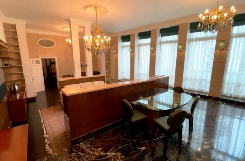 elegant dining area in duplex apartment for sale in Kyiv, Volodymyrska St 20/1-A Shevchenkivskyi district, premium Kyiv real estate in historical building;