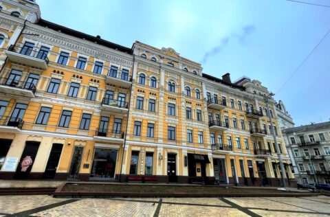 acade of historical building Kyiv apartment for sale in Kyiv, Volodymyrska St 20/1-A, Sofiivska Brama, Shevchenkivskyi district, premium property Kyiv;