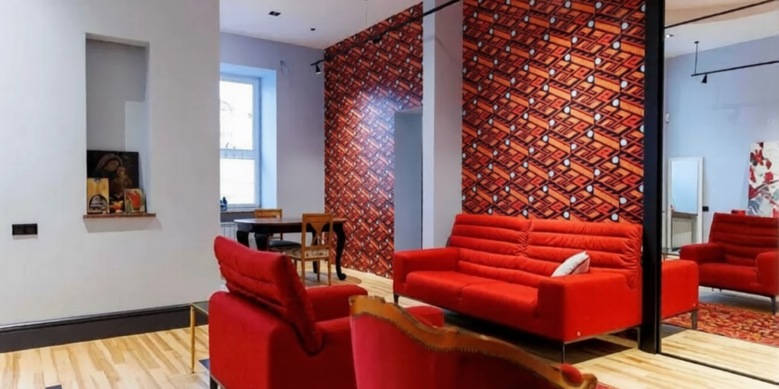 Designer living room in apartment for sale in Kyiv Striletska St 7/6 Shevchenkivskyi district with Italian marble and antique furniture