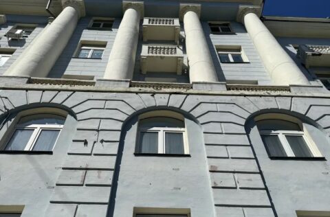 Pre-revolutionary building facade on Yevhena Chykalenka St 20, Shevchenkivskyi district, Kyiv apartment for sale