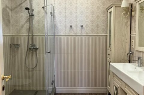 Modern bathroom with shower in renovated apartment Yevhena Chykalenka 20 Kyiv for sale