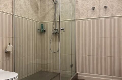 Modern bathroom with shower in renovated apartment Yevhena Chykalenka 20 Kyiv for sale