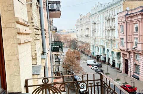 Panoramic balcony view of historic Kyiv city centre from 402 m² duplex penthouse apartment for sale in Kyiv, Arkhitektora Horodetskoho St, 12/3, Pecherskyi district (Lipky), Pre-Revolutionary building 1917