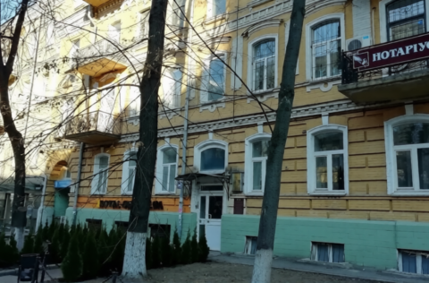 Historic pre-revolutionary brick building facade apartment for sale in Kyiv, Pyrohova St 5, Shevchenkivskyi district