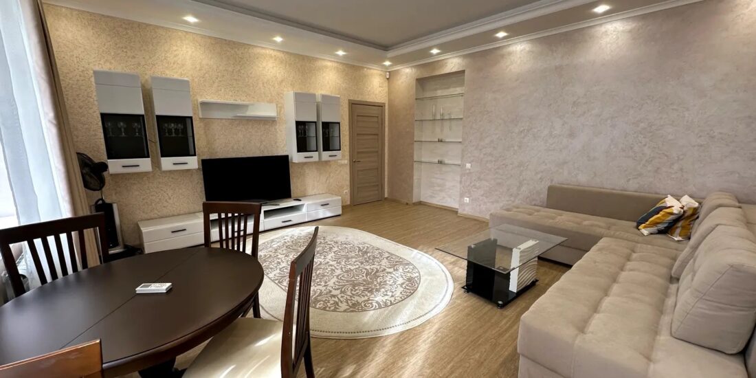 living room in apartment for sale in Kyiv, Liuteranska St 27–29, Pecherskyi district, stalinka building