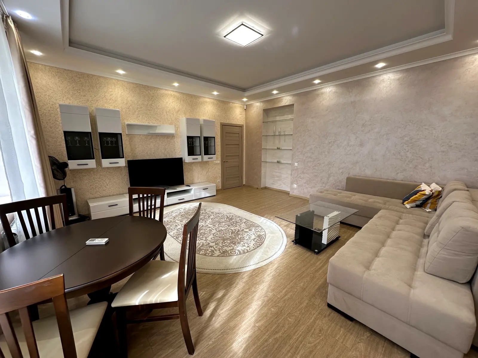 living room in apartment for sale in Kyiv, Liuteranska St 27–29, Pecherskyi district, stalinka building