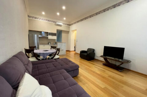 Elegant living room in apartment for sale in Kyiv, Pecherskyi district, Arkhitektora Horodetskoho St., 9 with historical interiors