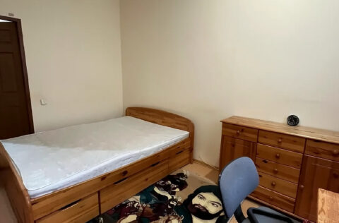 Bright bedroom in apartment for sale in Kyiv, Shevchenkivskyi district, Yevhena Chykalenka Street 12, historic center luxury property