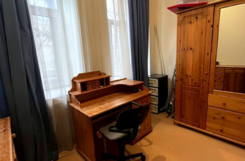 Bright bedroom in apartment for sale in Kyiv, Shevchenkivskyi district, Yevhena Chykalenka Street 12, historic center luxury property