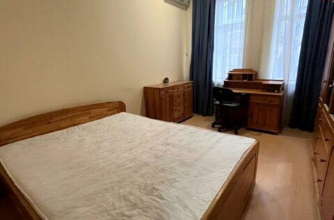 Bright bedroom in apartment for sale in Kyiv, Shevchenkivskyi district, Yevhena Chykalenka Street 12, historic center luxury property