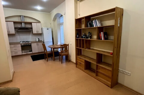 Modern kitchen in apartment for sale in Kyiv, Shevchenkivskyi district, Yevhena Chykalenka Street 12, historic center pre-revolutionary building