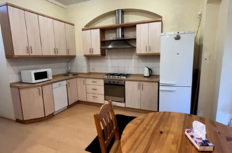 Modern kitchen in apartment for sale in Kyiv, Shevchenkivskyi district, Yevhena Chykalenka Street 12, historic center pre-revolutionary building