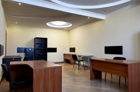 Spacious living room in apartment for sale in Kyiv, Volodymyrska St 45, Shevchenkivskyi District