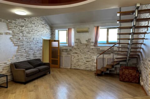 Bright main living room in apartment for sale in Kyiv, Volodymyrska St 45, Shevchenkivskyi District