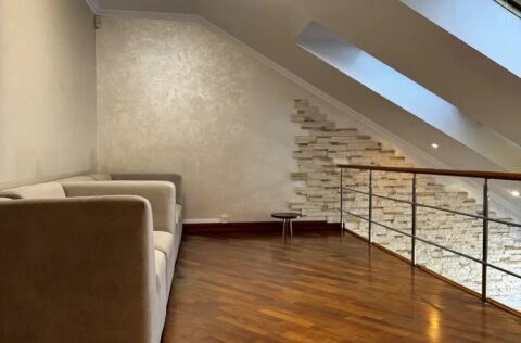 Relaxation lounge area in apartment for sale in Kyiv, Volodymyrska St 45, Shevchenkivskyi District