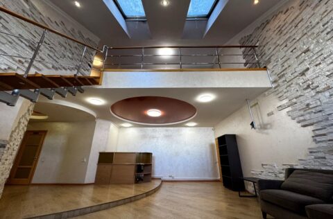 Bright main living room in apartment for sale in Kyiv, Volodymyrska St 45, Shevchenkivskyi District