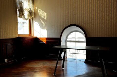 Spacious living room in apartment for sale in Kyiv, Volodymyrska St 45, Shevchenkivskyi District