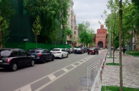 Surroundings of apartment for sale in Kyiv, 7-B Reitarska St., Shevchenko district, historic centre near Golden Gate and cultural landmarks