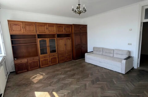 Living room with fireplace in apartment for sale in Kyiv, Pyrohova St 2, Shevchenkivskyi district