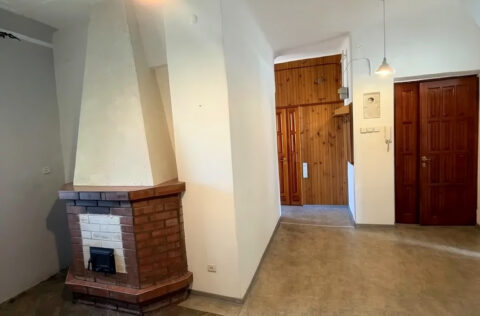 Living room with fireplace in apartment for sale in Kyiv, Pyrohova St 2, Shevchenkivskyi district