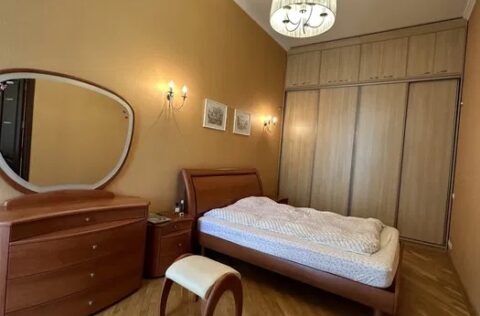 bedroom in apartment for sale in Kyiv, Sichovykh Striltsiv St 10, pre-revolutionary building Kyiv