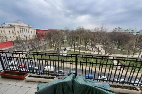 balcony with panoramic park view in apartment for sale in Kyiv, Skoropadskoho 11 near Shevchenko Park