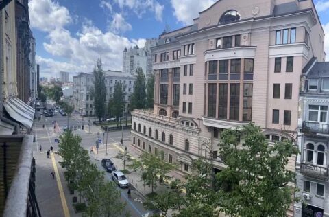Panoramic street view from apartment for sale in Kyiv, Yevhena Chykalenka St., 25 in historic city centre
