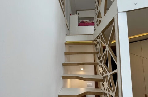 Staircase in historical building Kyiv, apartment for sale Velyka Zhytomyrska St., 8a Shevchenkivskyi district