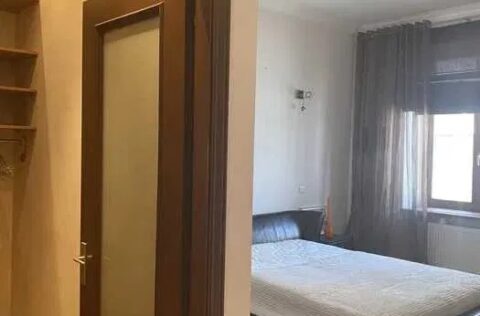 Master bedroom in apartment for sale in Kyiv, Yevhena Chykalenka St., 25, historical building with walk-in wardrobe and high ceilings