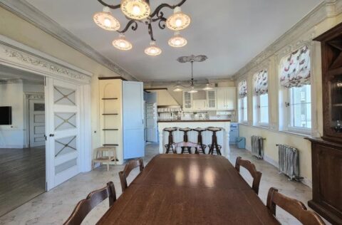 Designer kitchen in apartment for sale in Kyiv, Olesia Honchara St, 35, Shevchenkivskyi district