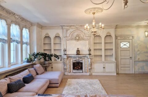 Spacious living room with fireplace in apartment for sale in Kyiv, Olesia Honchara St, 35, Shevchenkivskyi district