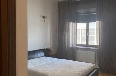 Master bedroom in apartment for sale in Kyiv, Yevhena Chykalenka St., 25, historical building with walk-in wardrobe and high ceilings