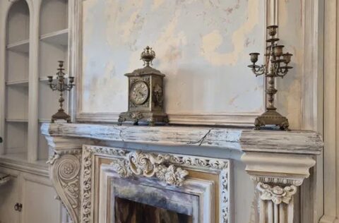 Spacious living room with fireplace in apartment for sale in Kyiv, Olesia Honchara St, 35, Shevchenkivskyi district