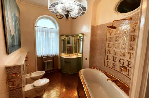 guest bathroom with modern сантехника in apartment for sale in Kyiv, Volodymyrska St 20/1-A Shevchenkivskyi district;