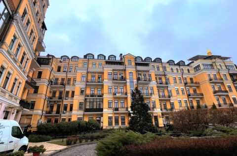 Children’s room in premium Kyiv apartment for sale Volodymyrska St;