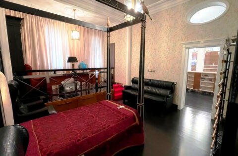 children’s bedroom with private bathroom in apartment for sale in Kyiv, Volodymyrska St 20/1-A Shevchenkivskyi district, family luxury apartment Kyiv;