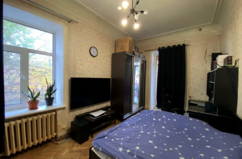 Bedroom with high ceilings 3.3m in apartment for sale in Kyiv Pyrohova St 5