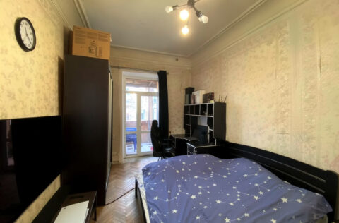 Bedroom with high ceilings 3.3m in apartment for sale in Kyiv Pyrohova St 5