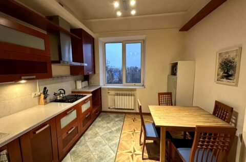 Kitchen in apartment for sale in Kyiv Liuteranska St 21/12 Pecherskyi district Stalinka interior