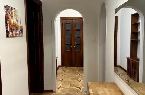 Corridor in apartment for sale in Kyiv Liuteranska St 21/12 Pecherskyi district interior