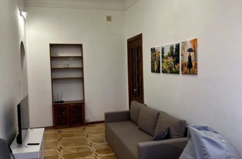 Guest bedroom in apartment for sale in Kyiv Liuteranska St 21/12 Pecherskyi district